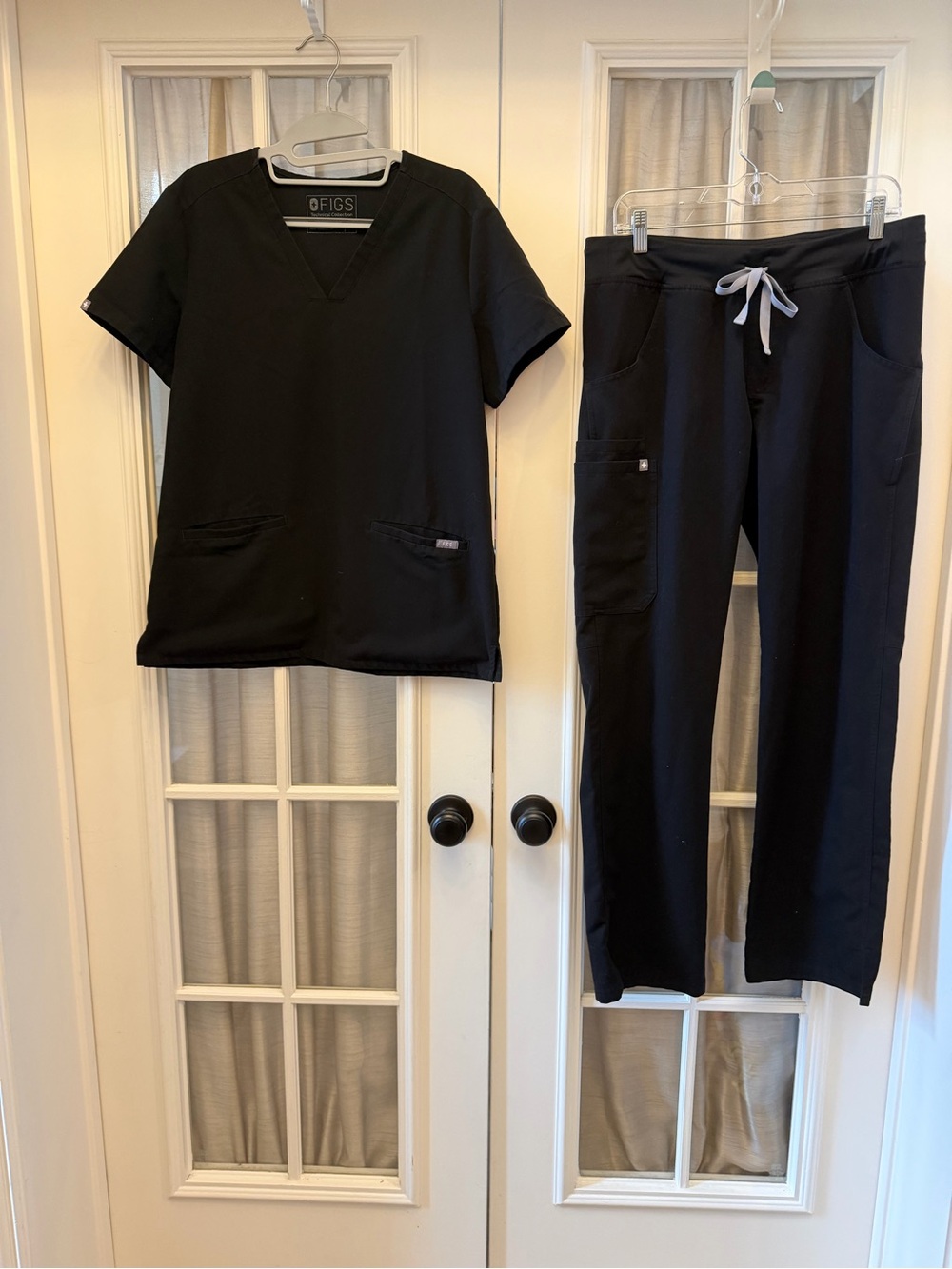 Large Black Women’s Figs Scrubs Set w/ Tall Pants